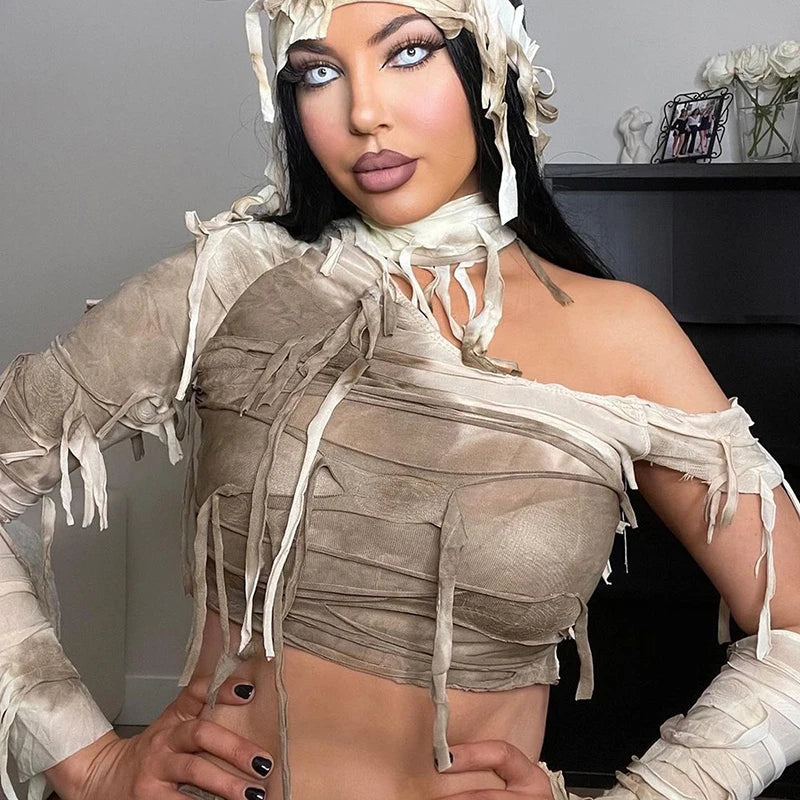 Sexy mummy costume featuring a fitted design with tattered white fabric, accentuated with a sultry silhouette and playful bandage details, perfect for Halloween or themed parties