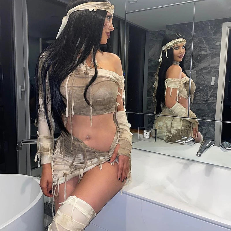 Sexy mummy costume featuring a fitted design with tattered white fabric, accentuated with a sultry silhouette and playful bandage details, perfect for Halloween or themed parties